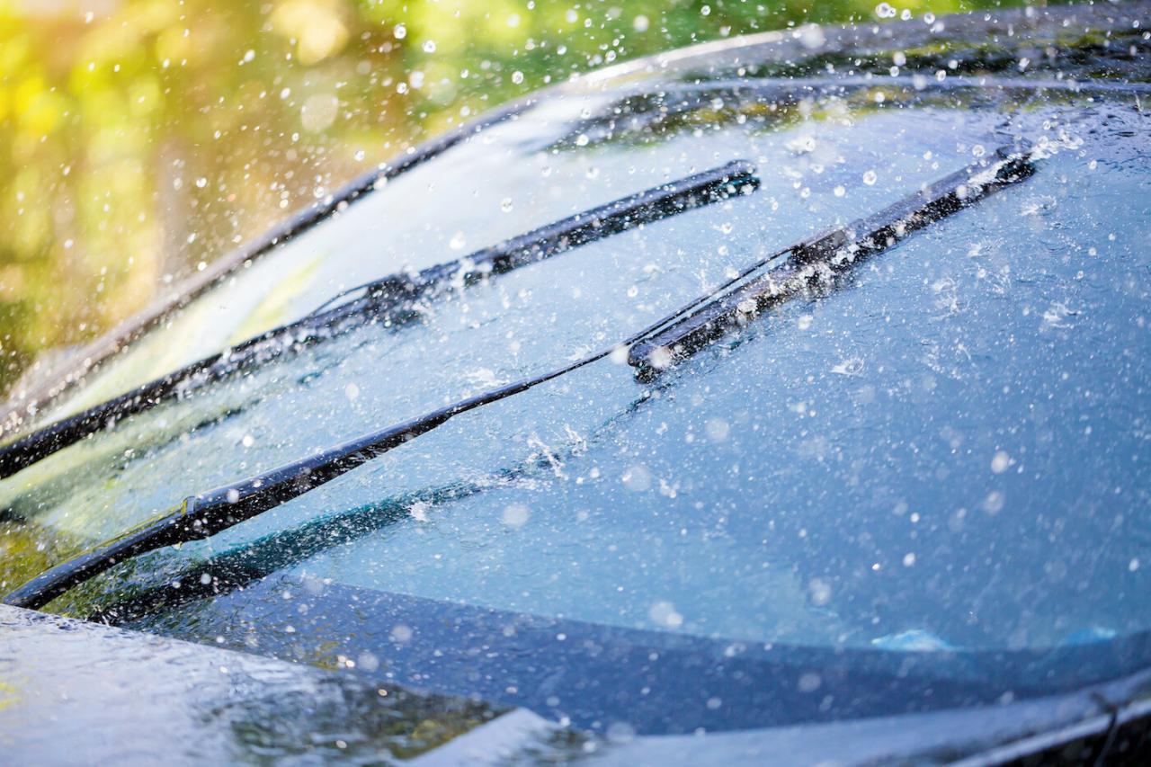 How to Replace Windshield Wiper Blades Auto Glass Estimator™