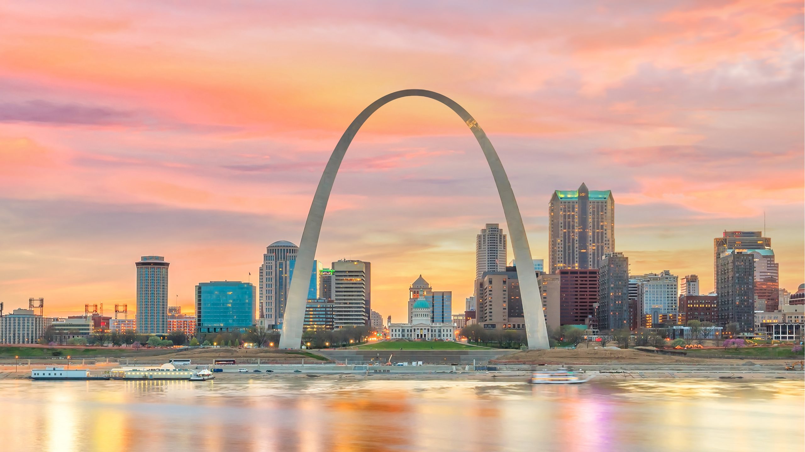 Saint Louis Missouri skyline